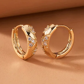 Пенливи кристални обеци с обръч за жени бижута 2024 Нов луксозен златен цвят геометричен хрущял пиърсинг аксесоар модерен подарък
