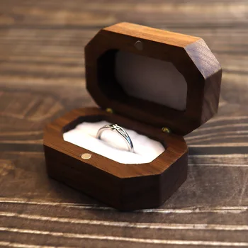 Черен орех масивна дървена кутия за бижута Висококачествен изящен пръстен обеци Колие гривна кутия за съхранение може да бъде персонализирана на едро