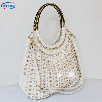 2023 Луксозни модни диаманти Дамски чанти Чанта за рамо от естествена кожа Женски Slung White Rhinestone Messenger Crossbody чанти