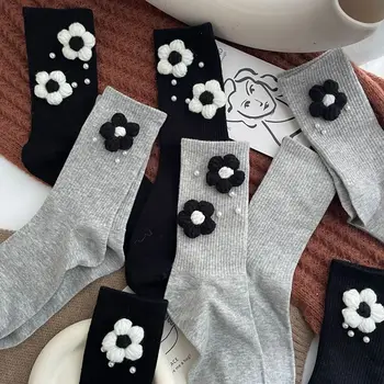 Fashion Creative 3D декорация на цветя в тръбни чорапи Бели перлени гарнитури чорапи INS стил подгряващи крака K1054