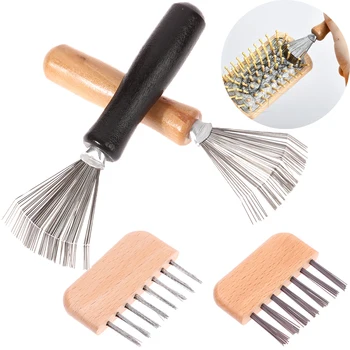 1PC Дървена дръжка гребен за почистване с метални зъби Деликатно почистване Подвижна четка за коса Четка за коса Инструмент за почистване на гребен Вграден инструмент